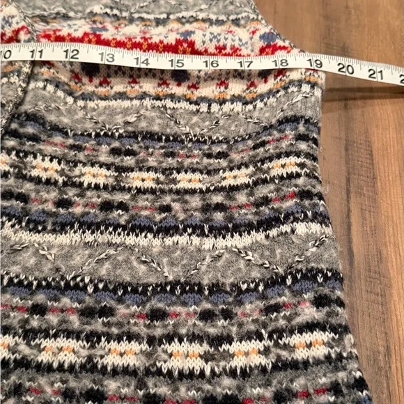 2 for $20. Patterned Knit Vest - Picture 3 of 3